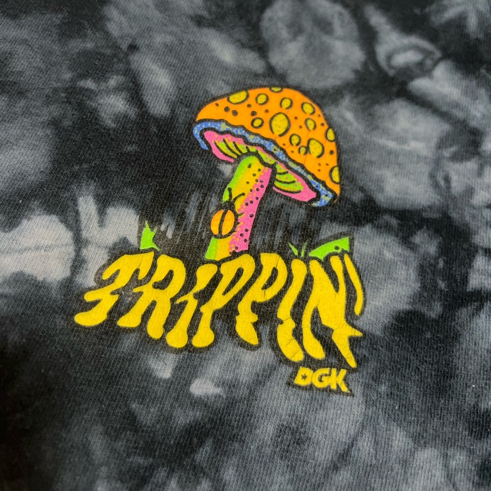 DKG TRIPPING TEE
